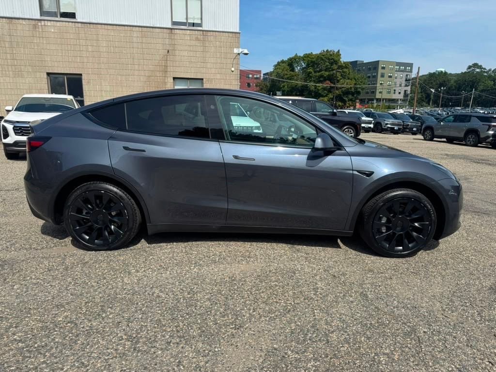 Used 2023 Tesla Model Y Long Range AWD/4WD image 8
