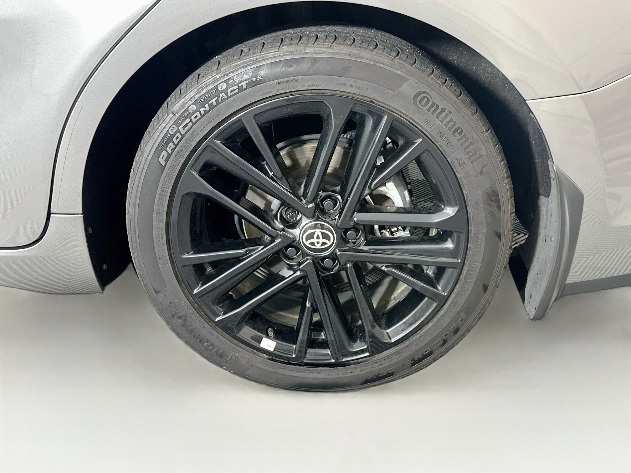 Used 2025 Toyota Camry SE w/ Convenience Package FWD image 11