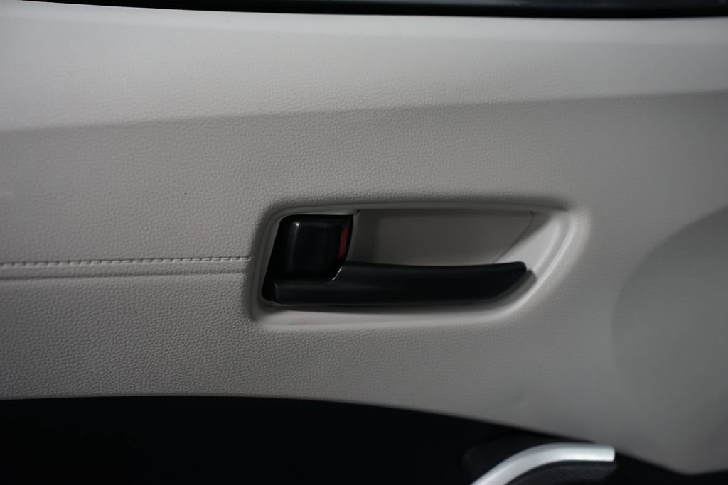 Certified 2024 Toyota Corolla Cross L image 29