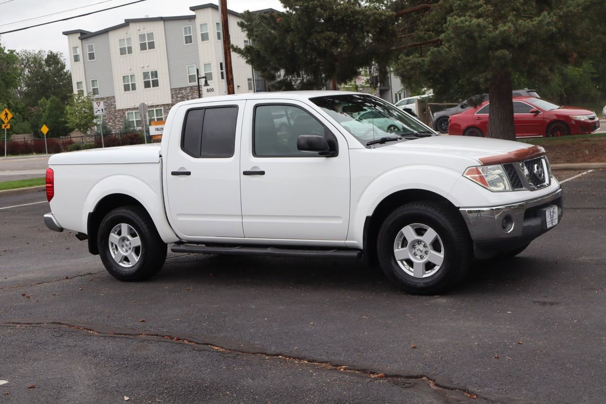 Used 2006 Nissan Frontier SE w/ (P01) Power Pkg AWD/4WD image 2