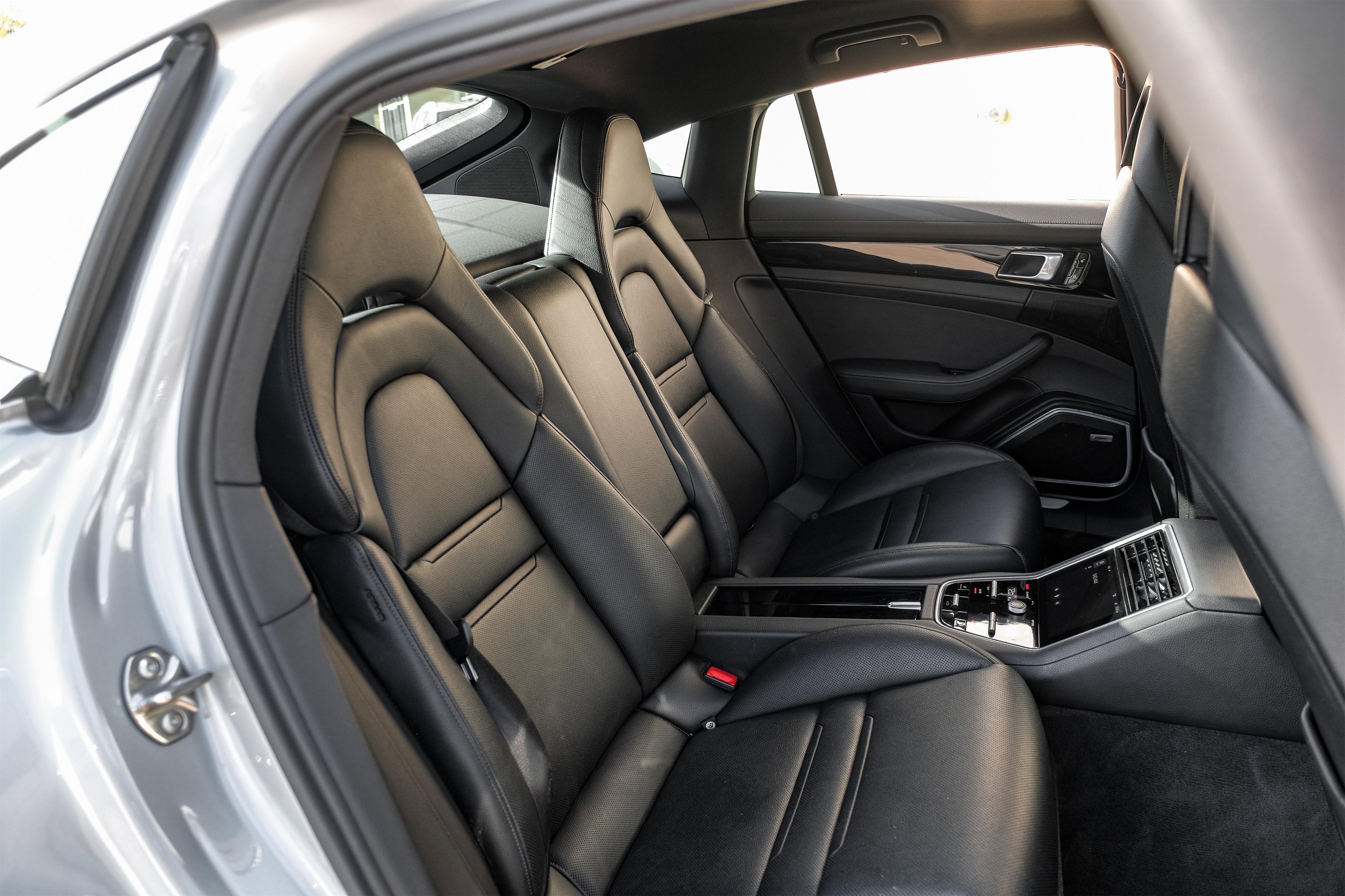 Used 2018 Porsche Panamera image 34