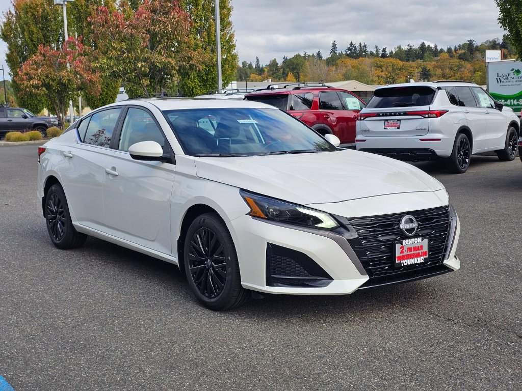 New 2026 Nissan Altima 2.5 SV w/ SV Special Edition Package AWD/4WD image 3