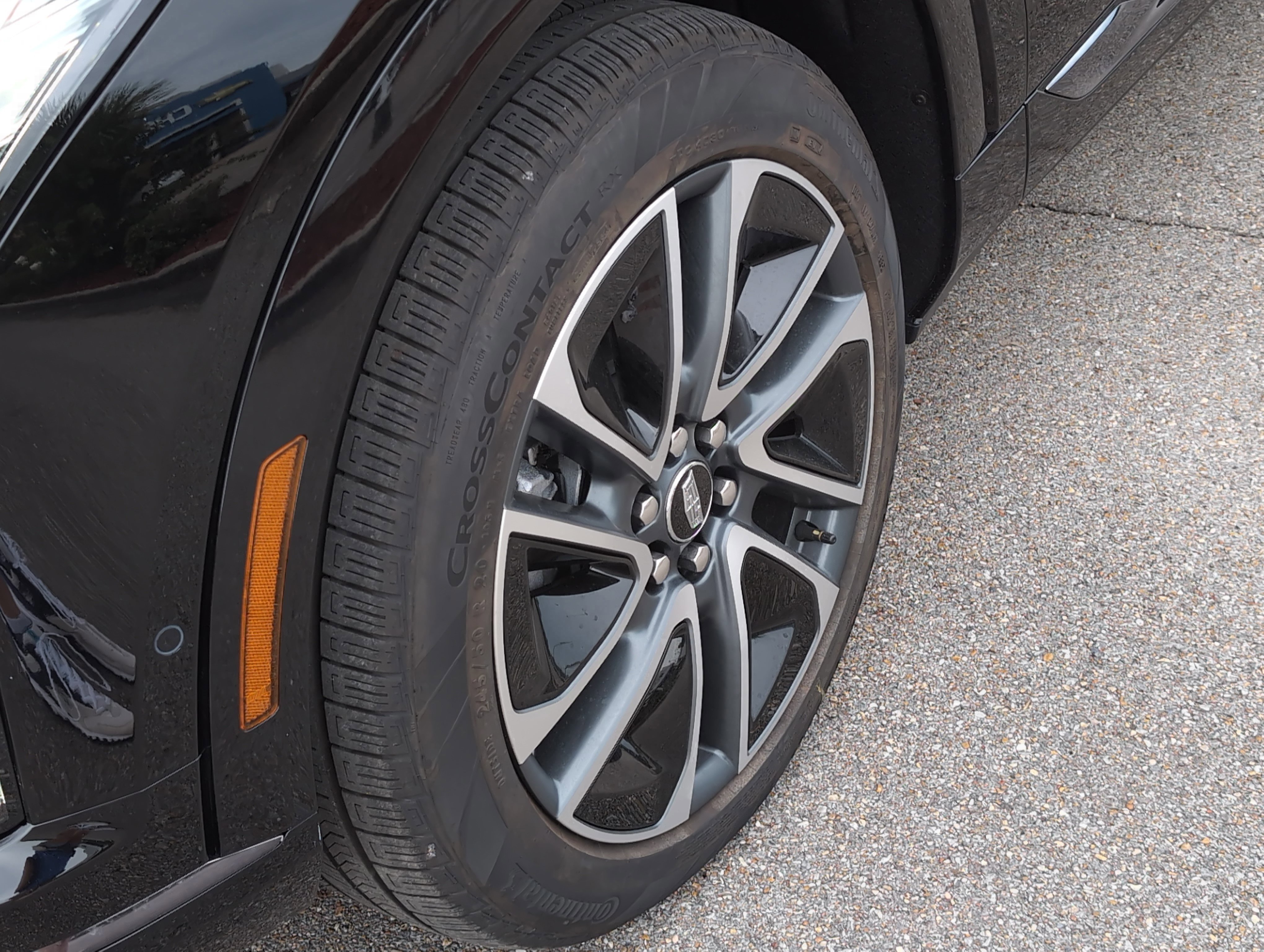 New 2025 Cadillac Optiq Sport 1 w/ LPO, Floor Liner Package image 35