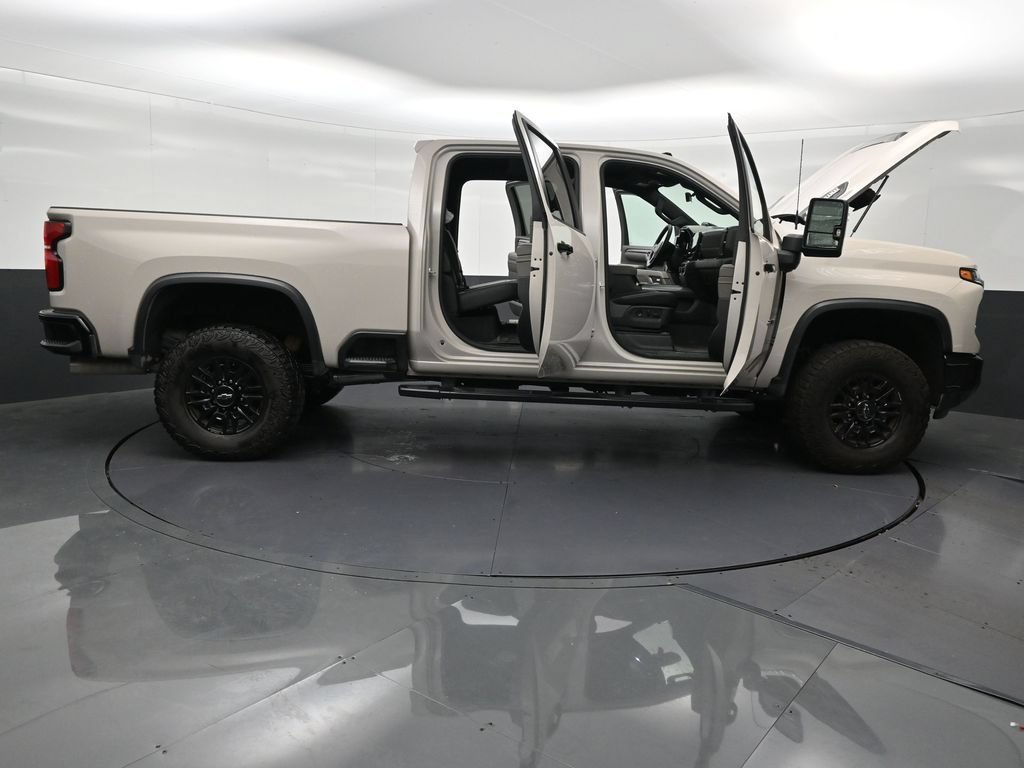 Used 2026 Chevrolet Silverado 2500 ZR2 AWD/4WD image 33