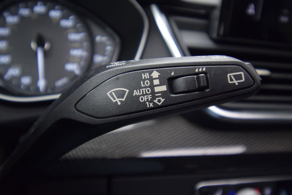 Used 2022 Audi SQ5 Premium image 42