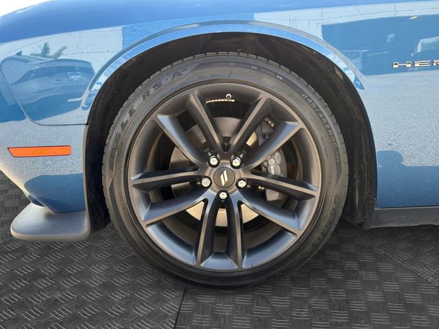 Used 2022 Dodge Challenger R/T w/ Performance Handling Group RWD image 13