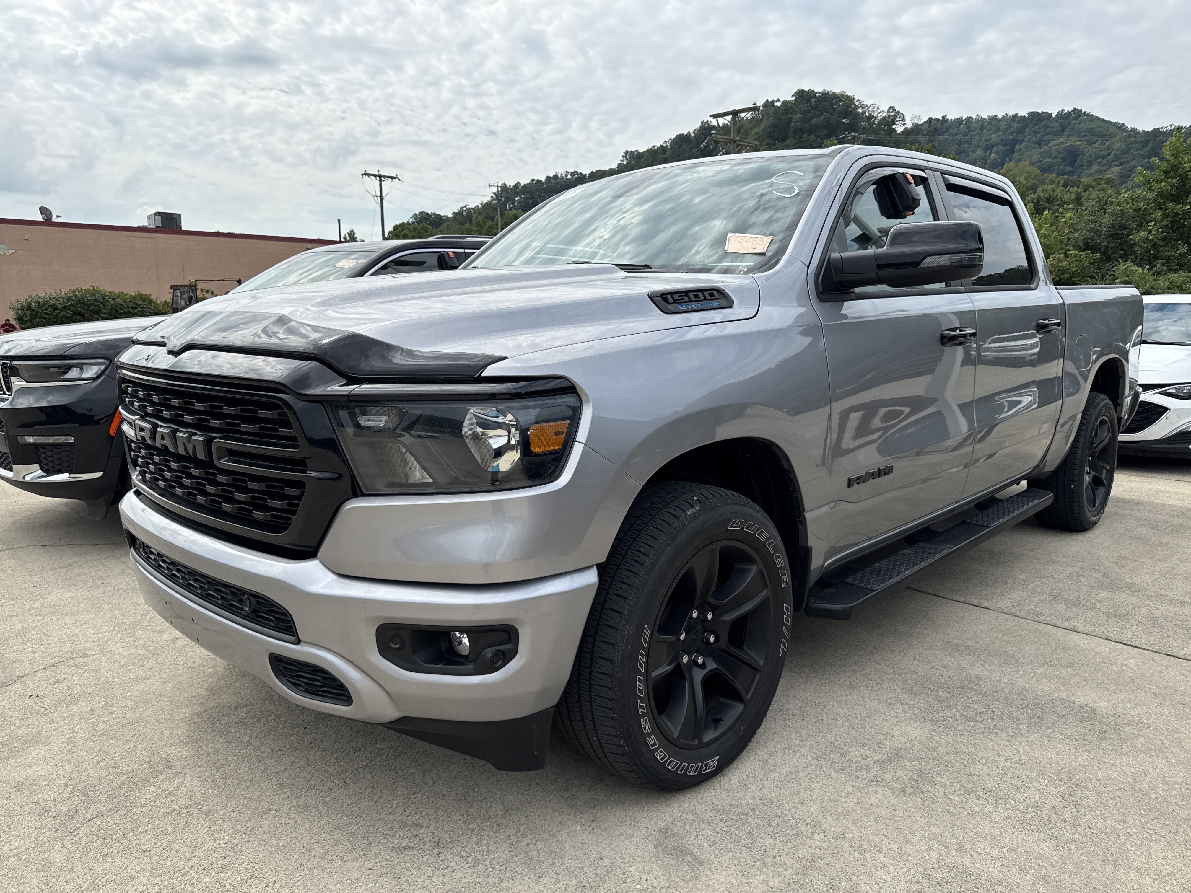 Used 2023 RAM 1500 Big Horn AWD/4WD image 3