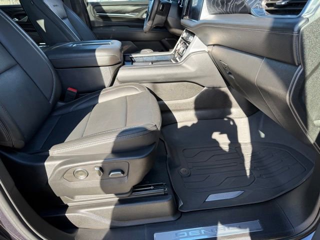 Used 2024 GMC Yukon XL Denali w/ Advanced Technology Package image 26