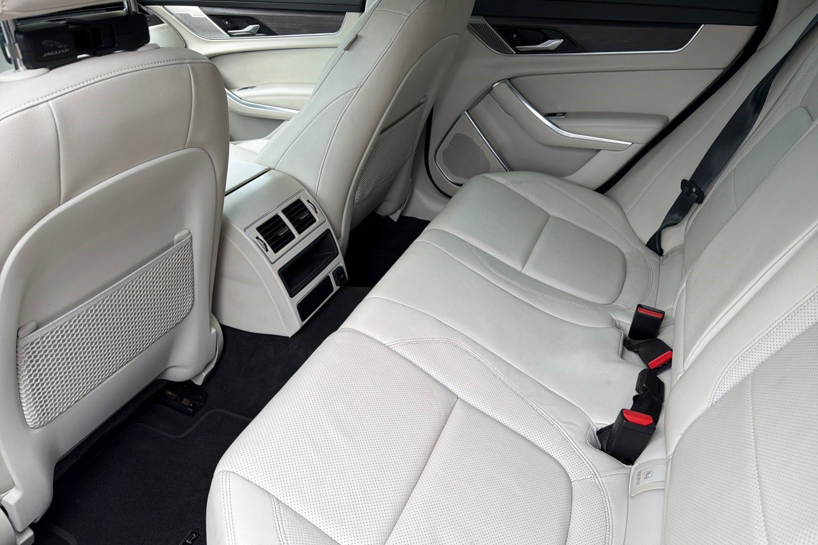 Used 2021 Jaguar XF S RWD image 26