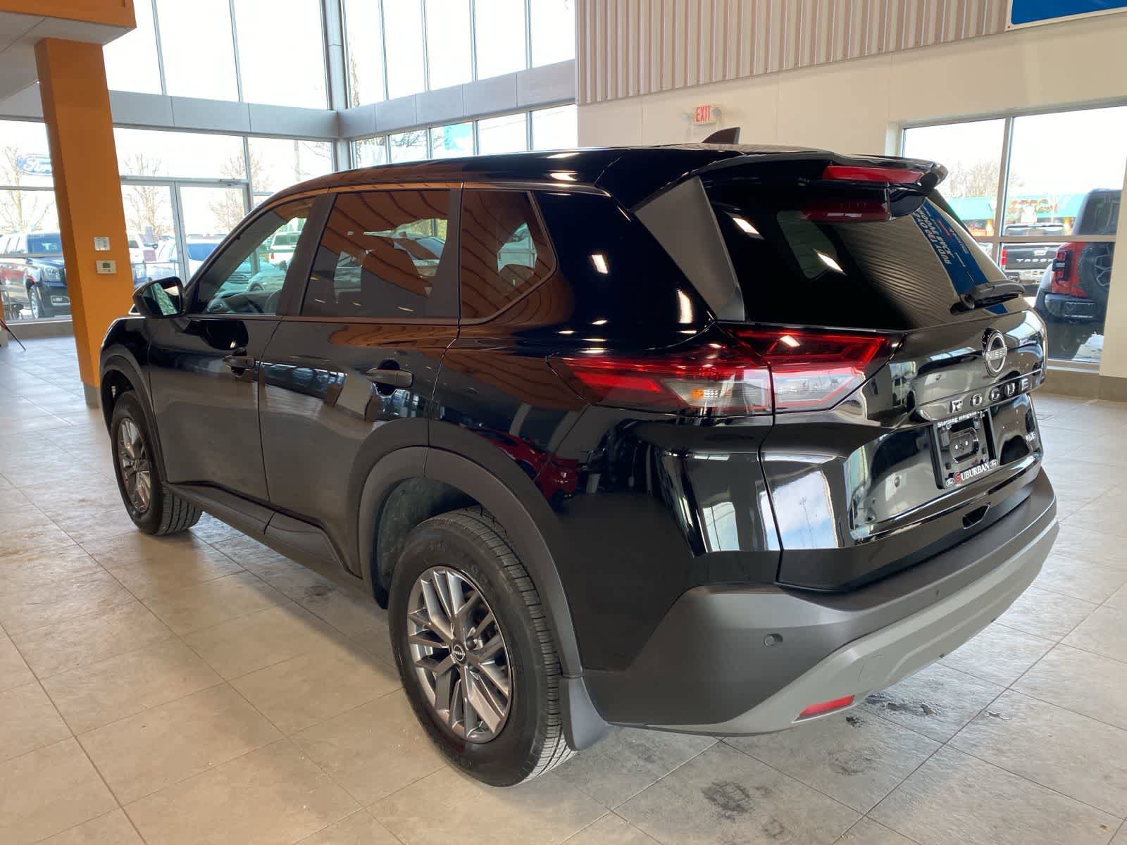 Used 2023 Nissan Rogue S image 3