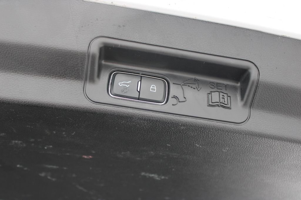 Used 2021 Ford Explorer Limited w/ Equipment Group 301A image 14