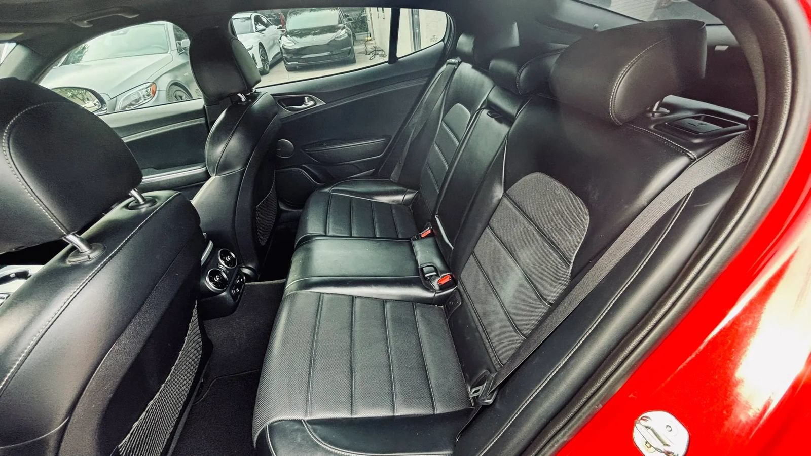 Used 2018 Kia Stinger GT2 AWD/4WD image 10