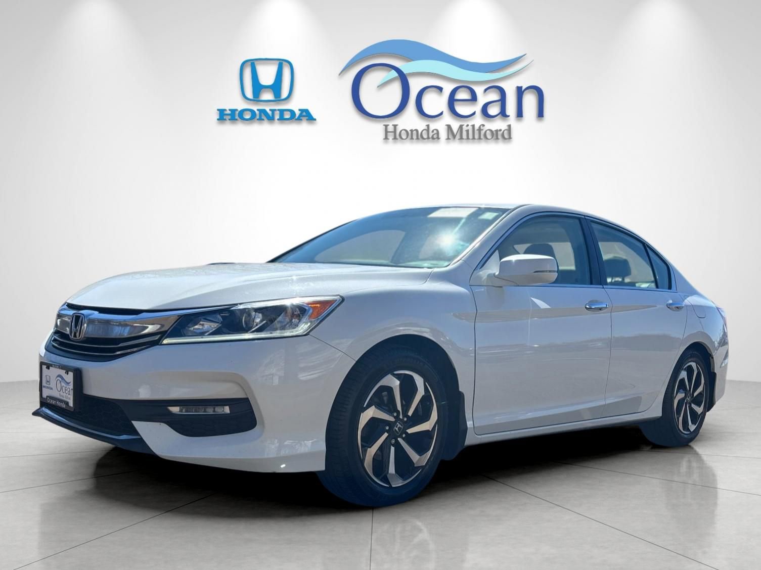 Used 2017 Honda Accord EX image 7