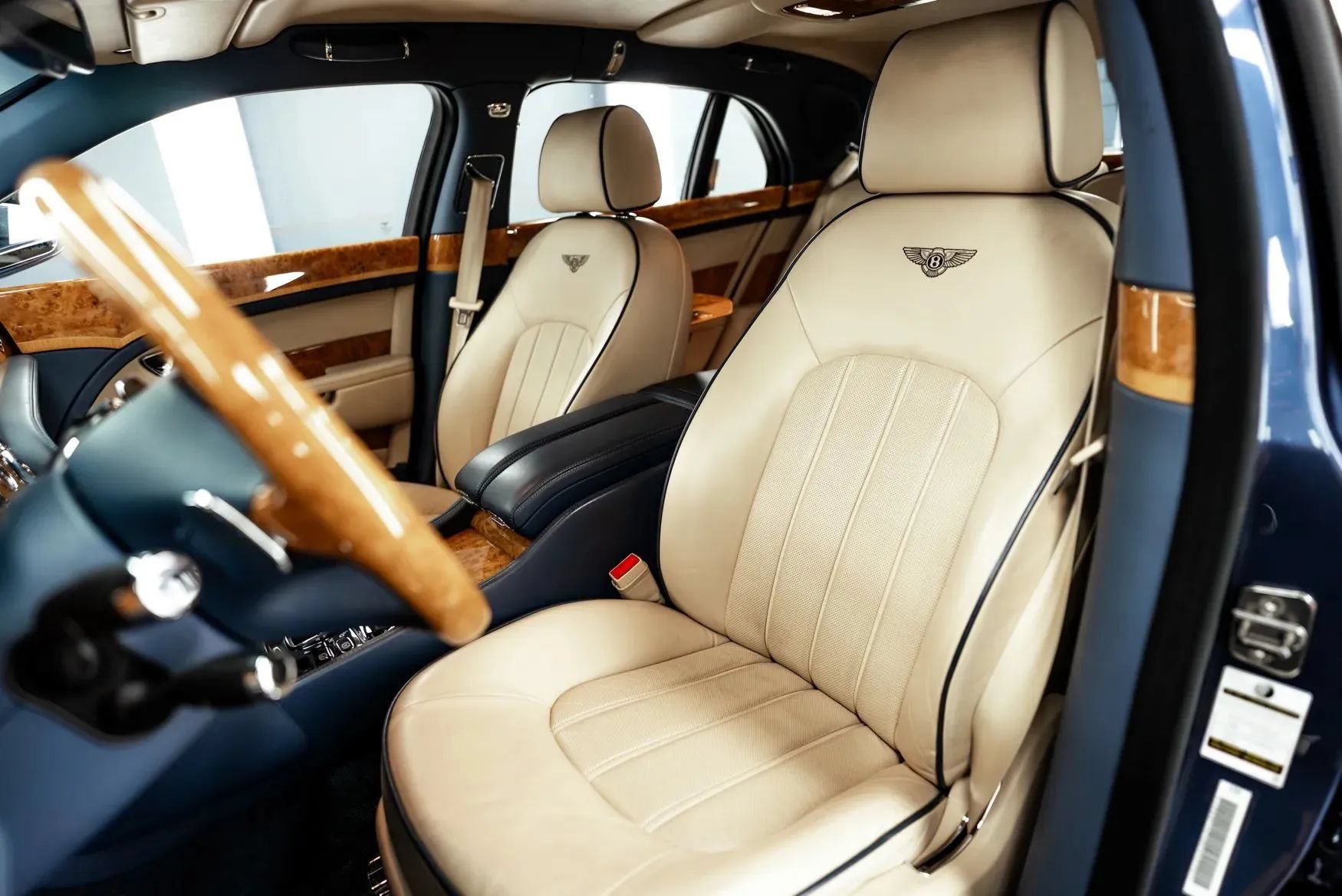 Used 2011 Bentley Mulsanne RWD image 11