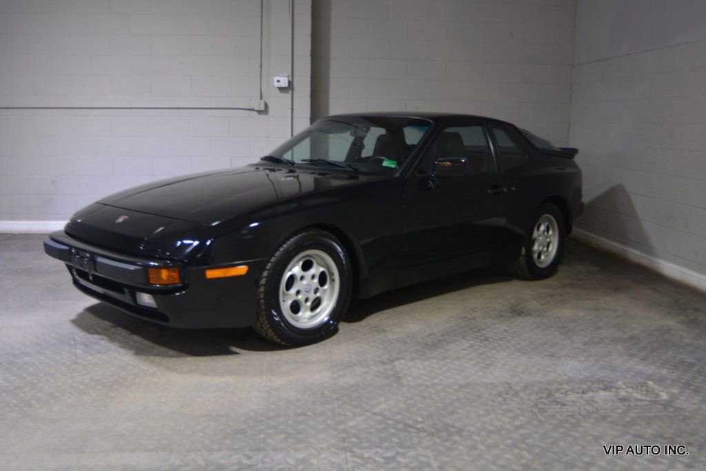 Used 1986 Porsche 944 Coupe image 14
