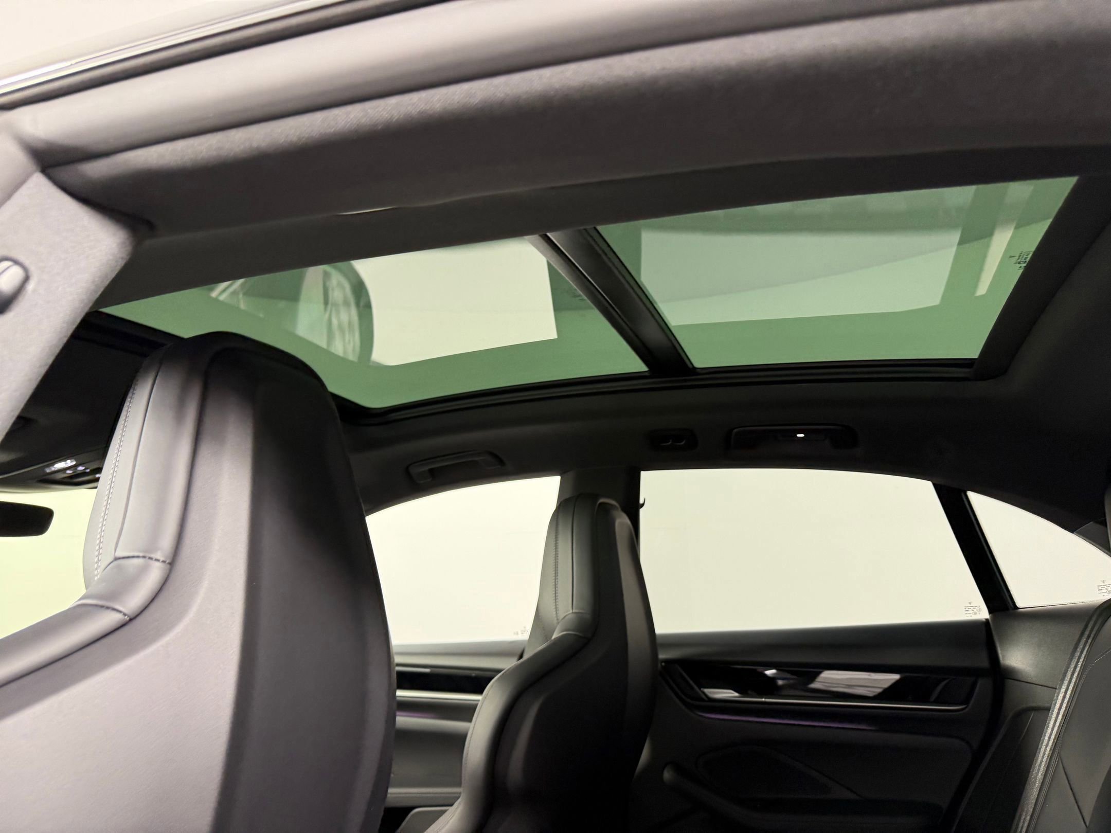 New 2025 Porsche Macan Electric image 16