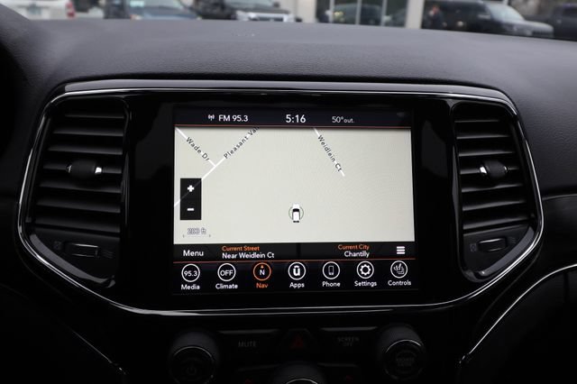 Used 2019 Jeep Grand Cherokee Limited AWD/4WD image 6
