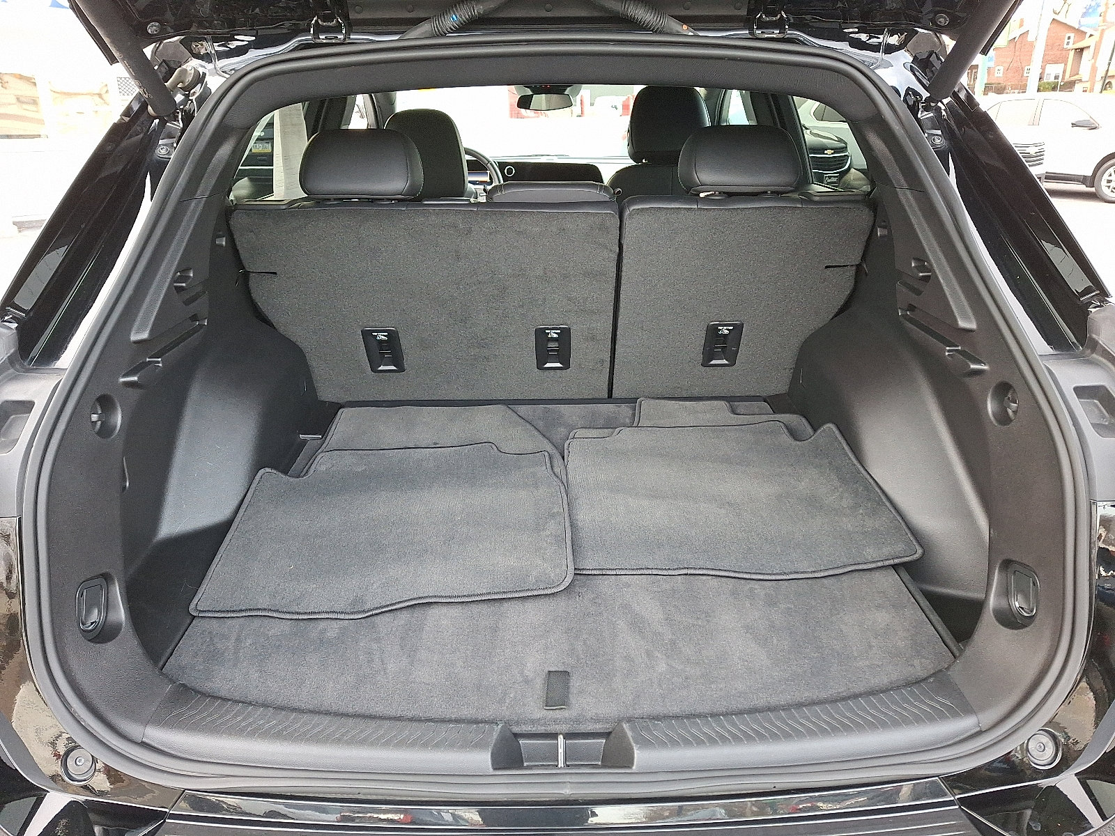 Used 2025 Chevrolet Equinox EV LT w/ Convenience Package image 26