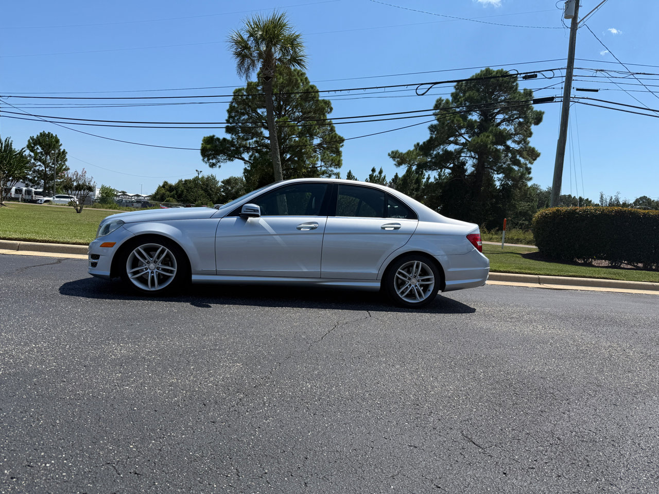 Used 2012 Mercedes-Benz C 300 Luxury image 2