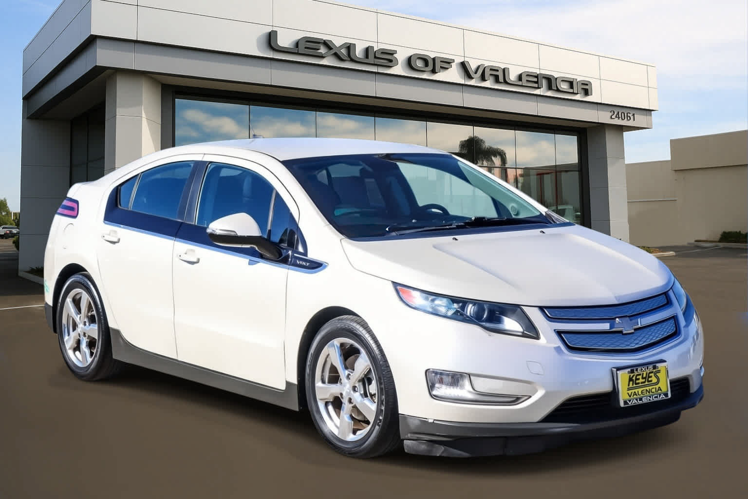 Used 2013 Chevrolet Volt Premium w/ Premium Trim Package FWD image 3