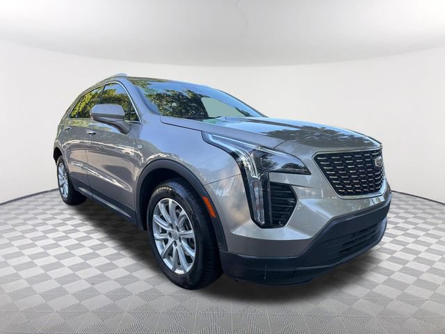 Used 2023 Cadillac XT4 Luxury w/ Cold Weather Package FWD image 3