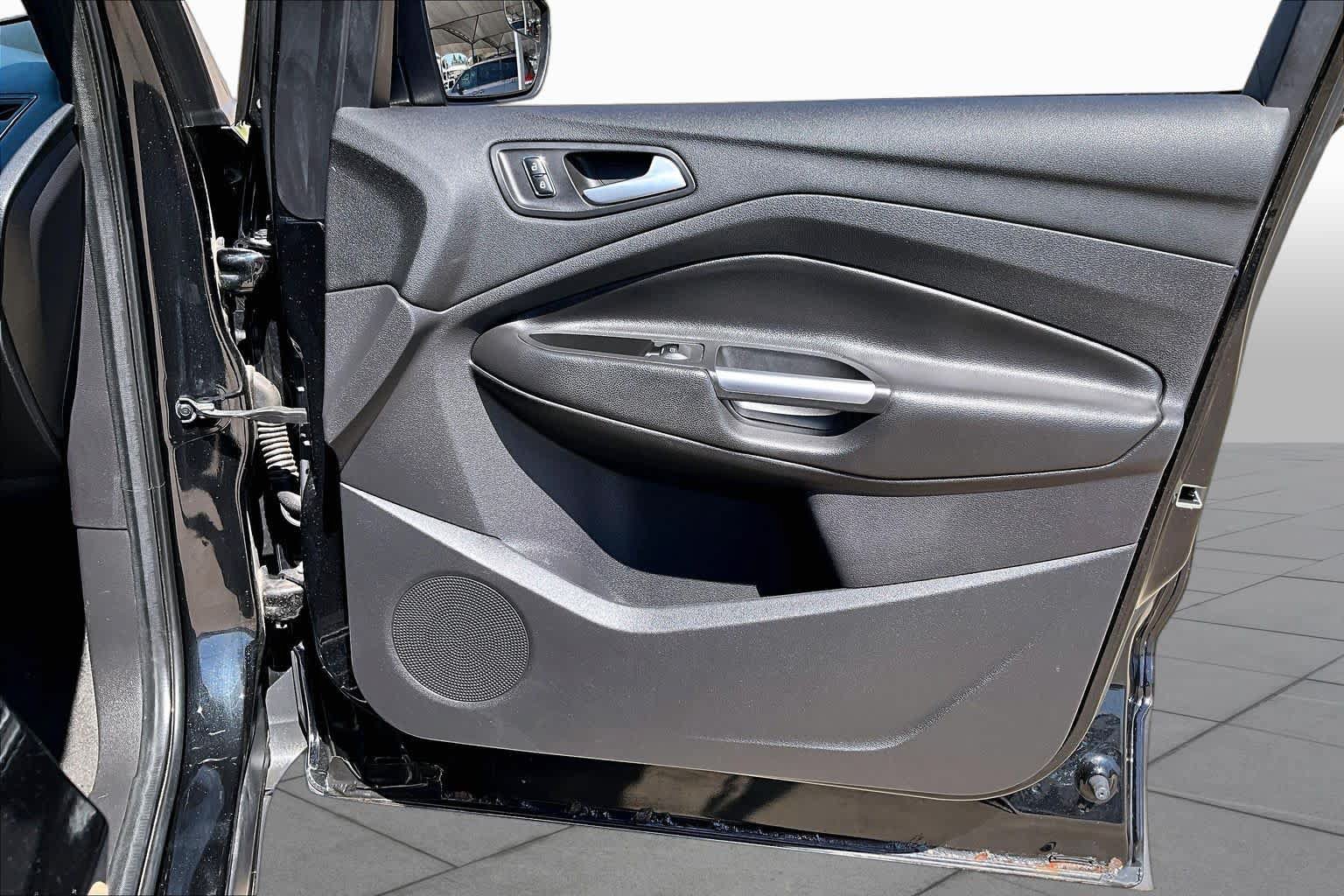 Used 2014 Ford Escape Titanium FWD image 25