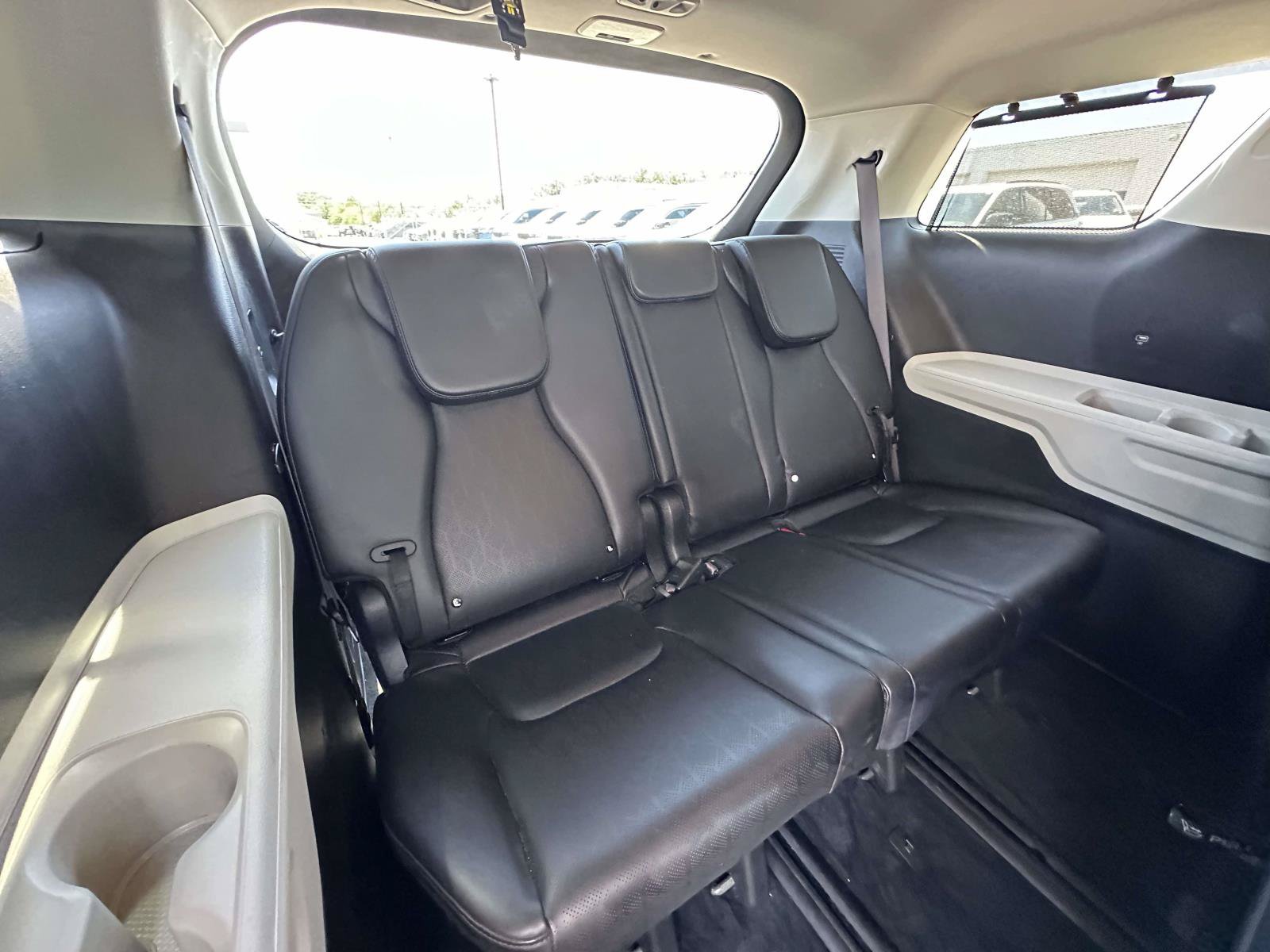 Used 2024 Kia Carnival EX FWD image 27