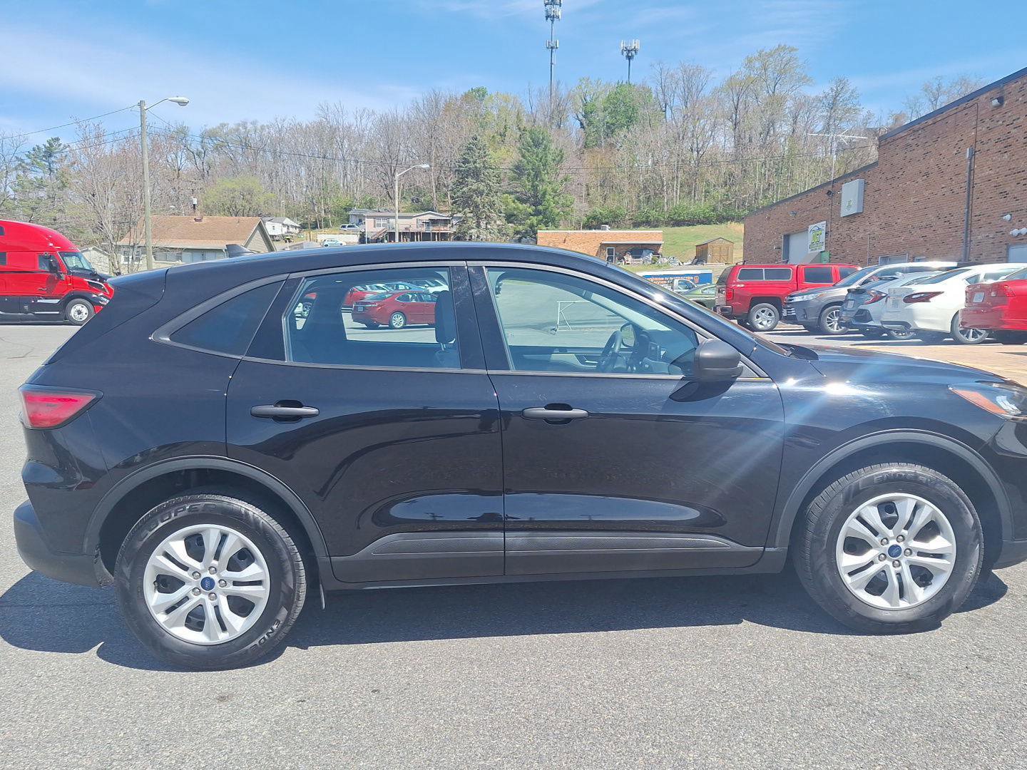 Used 2022 Ford Escape S image 2