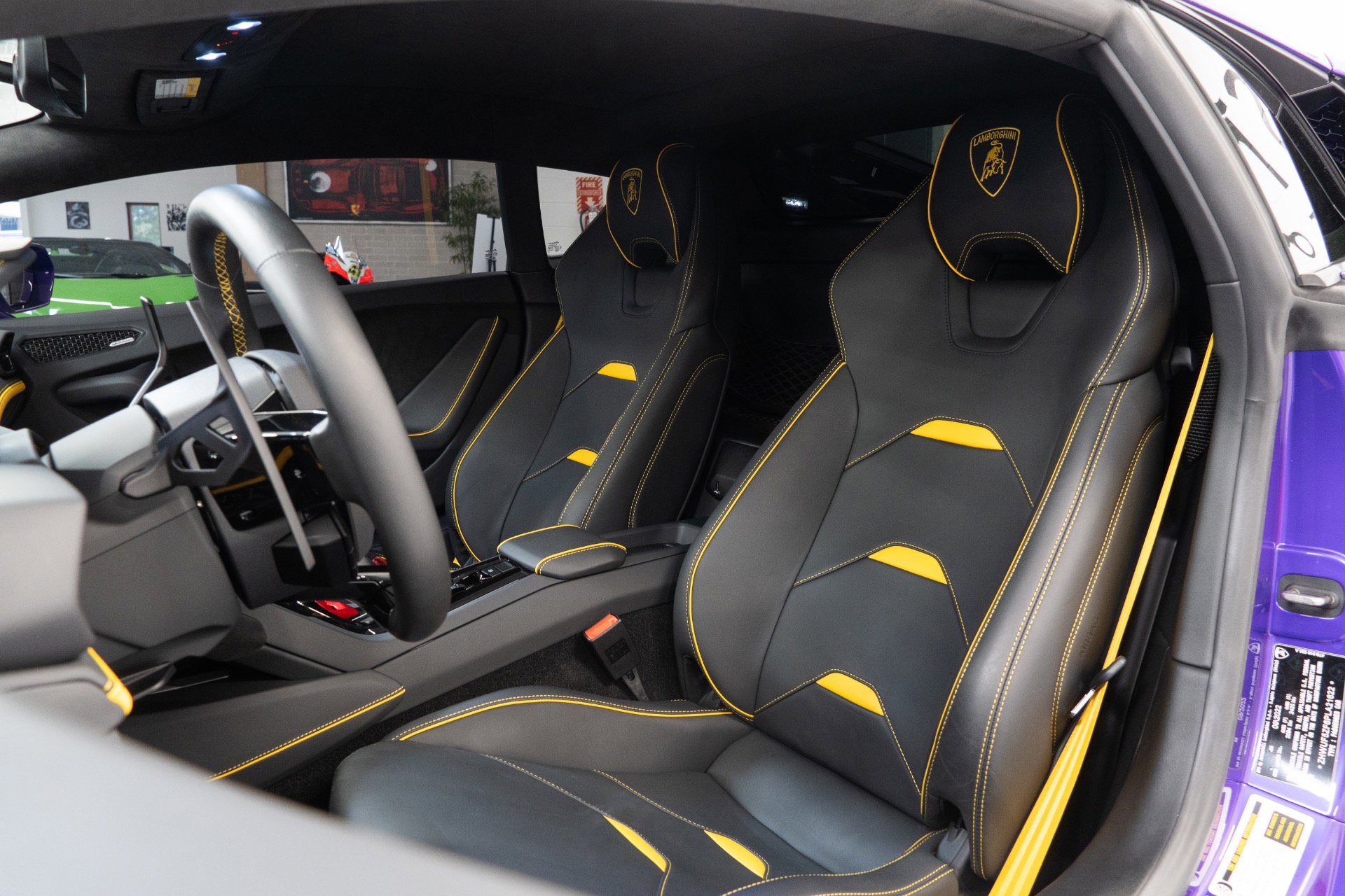 Used 2023 Lamborghini Huracan EVO image 16