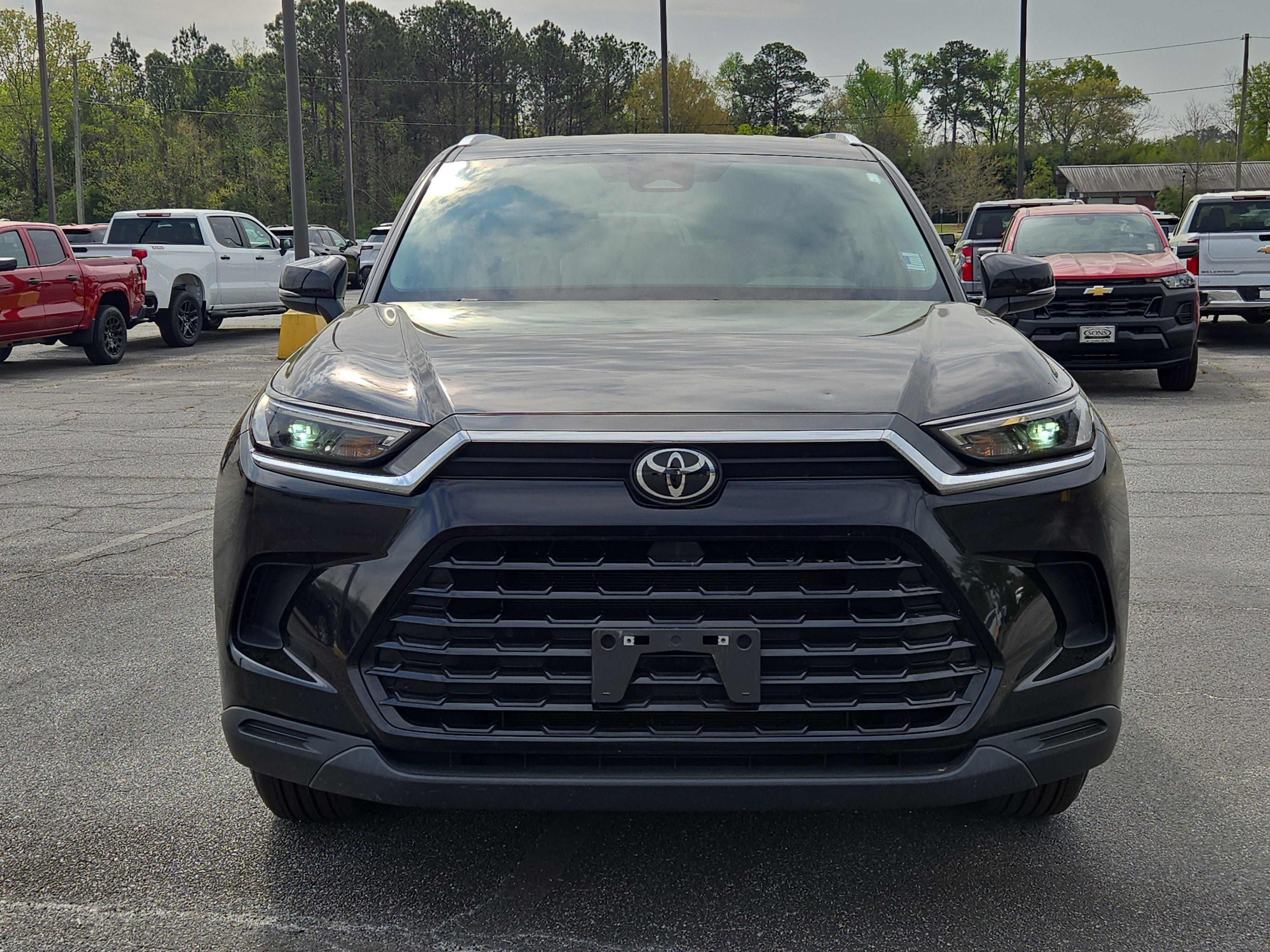 Used 2024 Toyota Grand Highlander AWD image 3