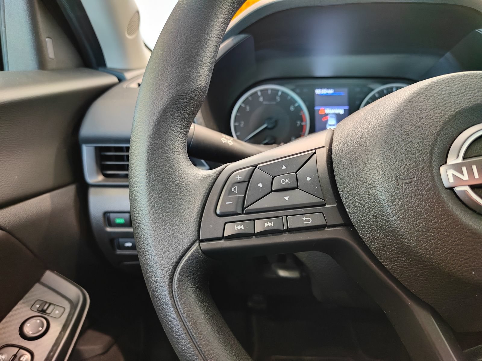 Used 2024 Nissan Sentra S FWD image 12