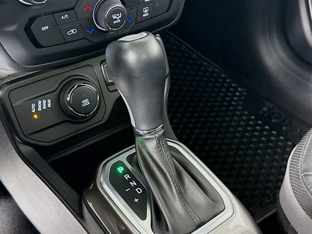 Used 2018 Jeep Renegade Limited w/ UConnect 8.4 Nav Group image 17