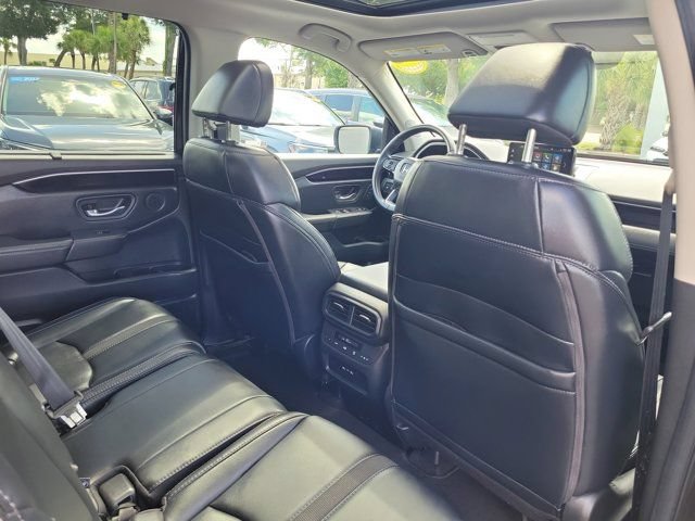 Certified 2025 Honda Pilot Touring image 10