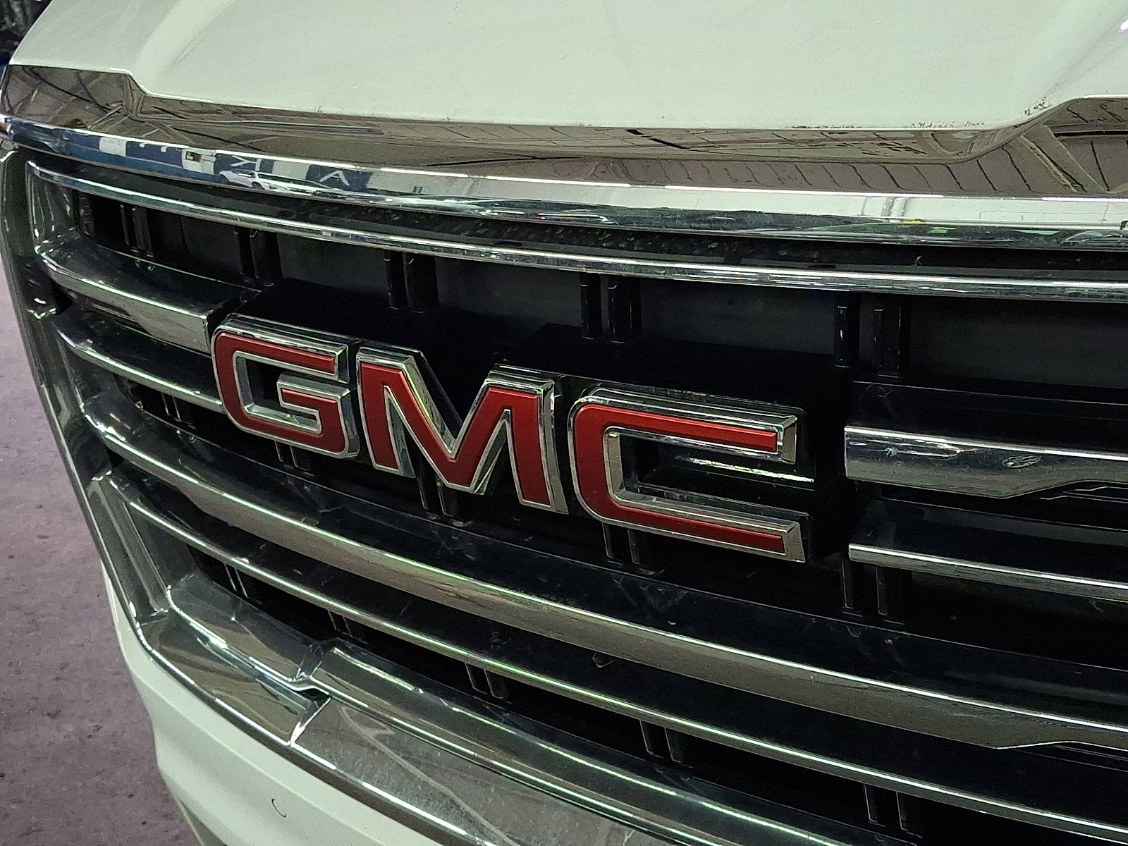 Used 2024 GMC Yukon SLT image 11