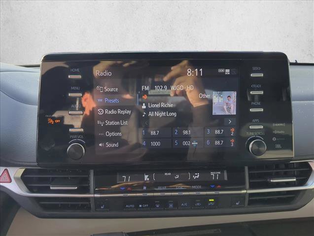 Used 2023 Toyota Sienna XLE w/ XLE Plus Package FWD image 18