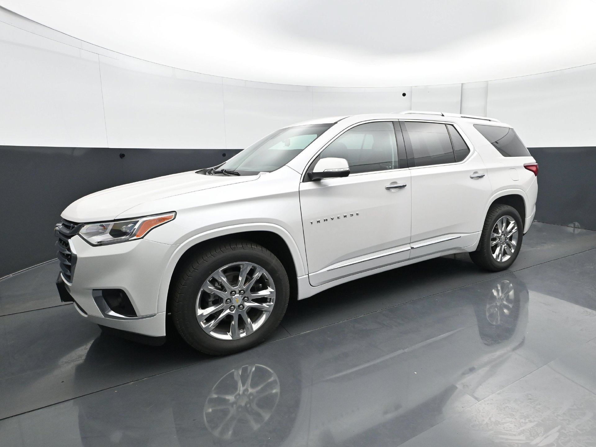 Used 2021 Chevrolet Traverse High Country AWD/4WD image 2