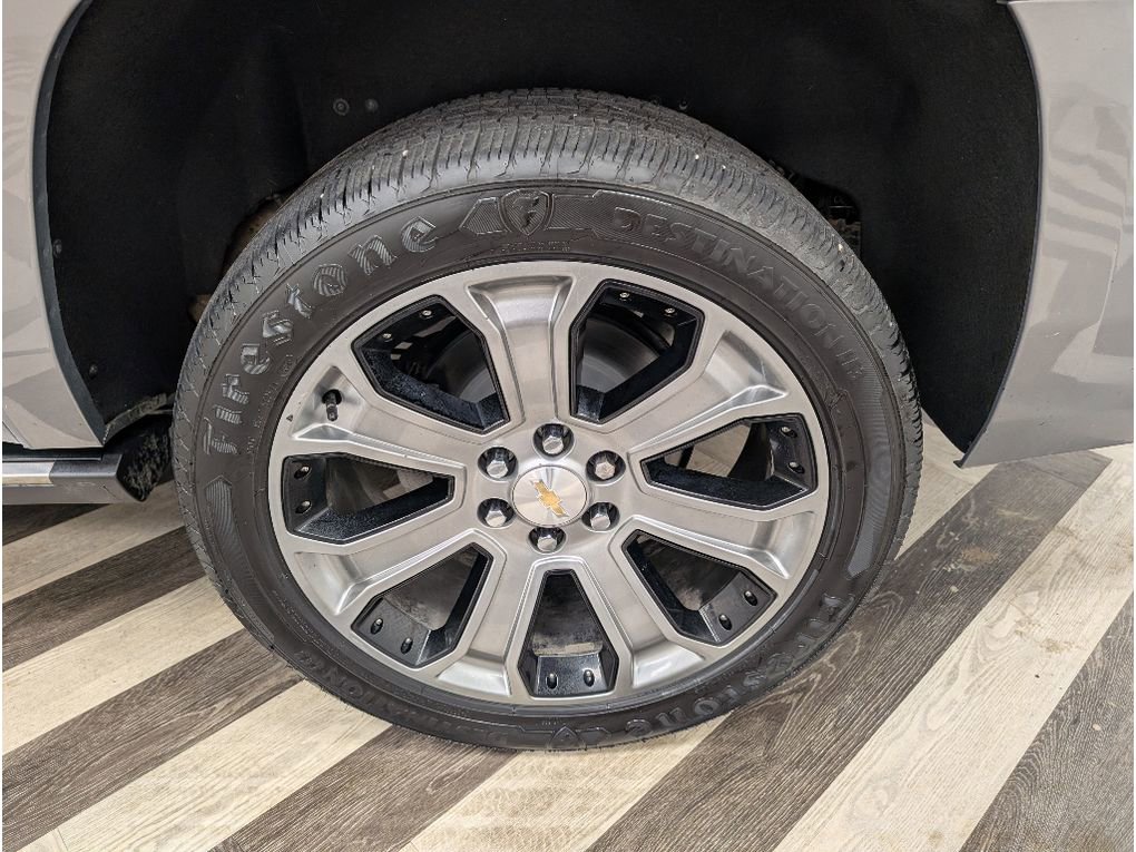 Used 2017 Chevrolet Suburban Premier image 22