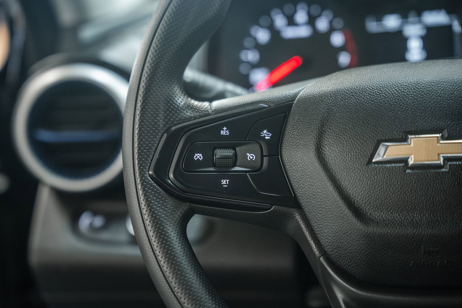 Used 2024 Chevrolet Trax LS w/ LS Convenience Package FWD image 24