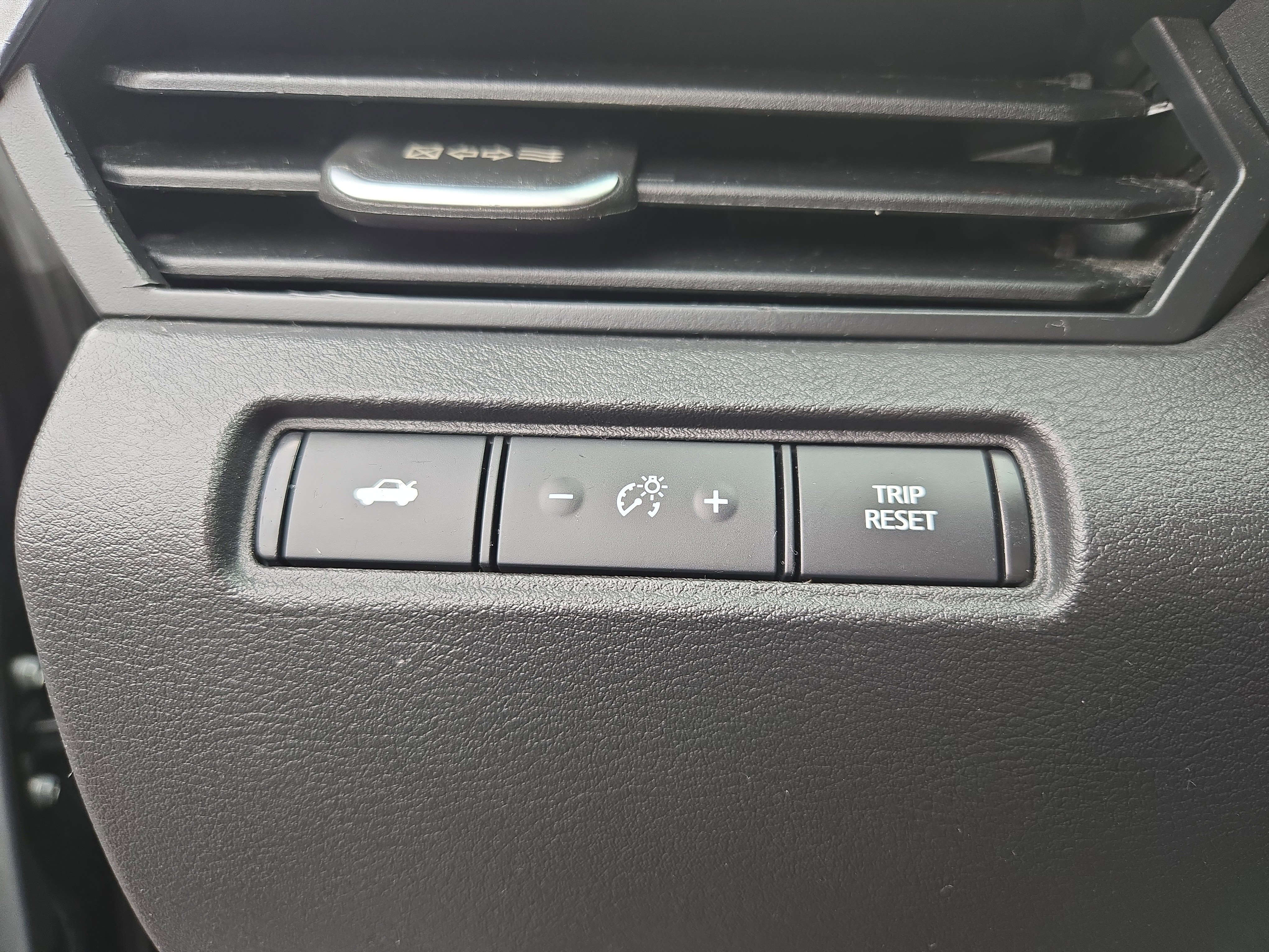 Used 2024 Nissan Altima 2.5 SV image 15