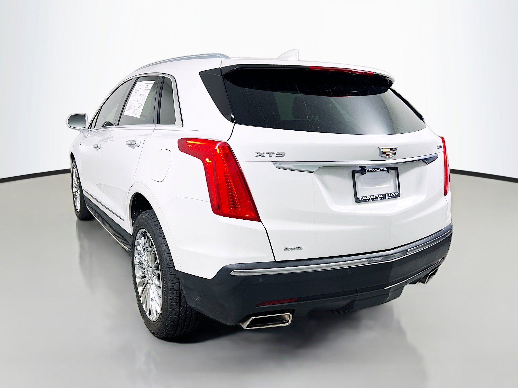 Used 2017 Cadillac XT5 Premium Luxury AWD/4WD image 8