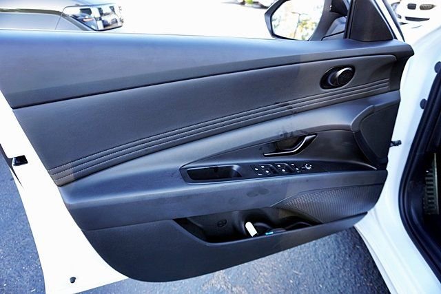 Certified 2025 Hyundai Elantra Sport image 21