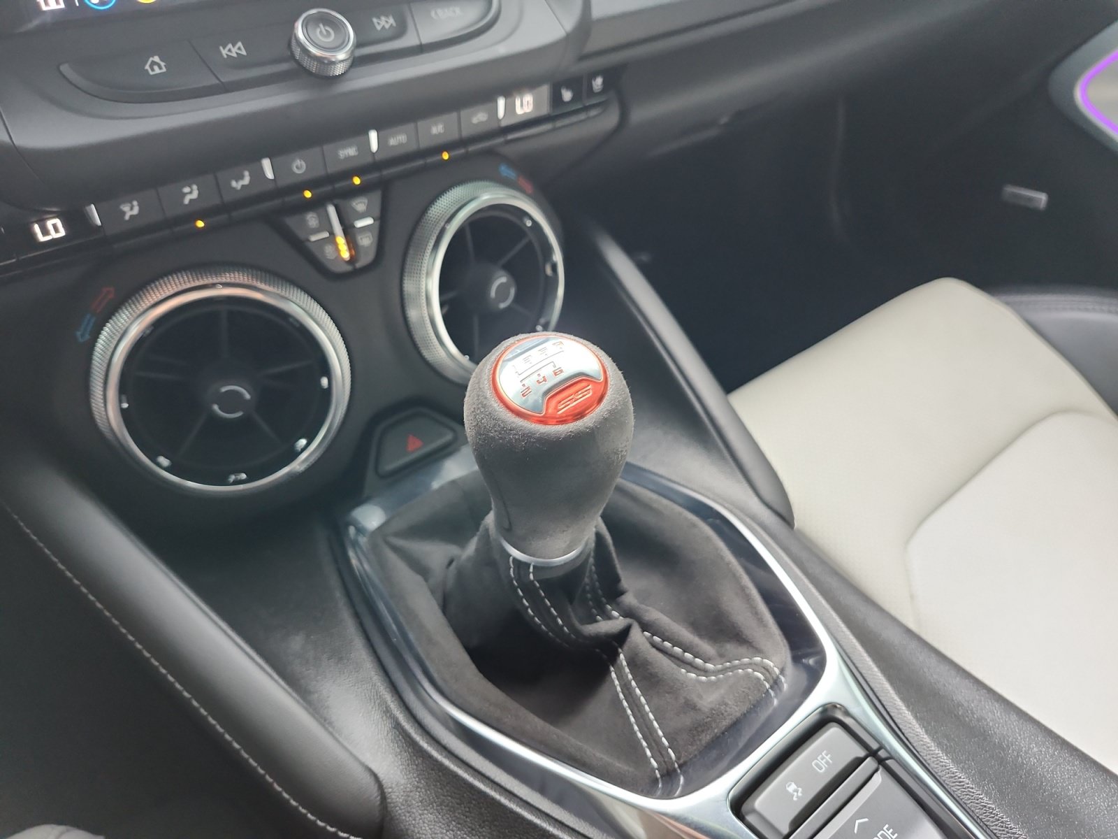 Used 2022 Chevrolet Camaro SS RWD image 21