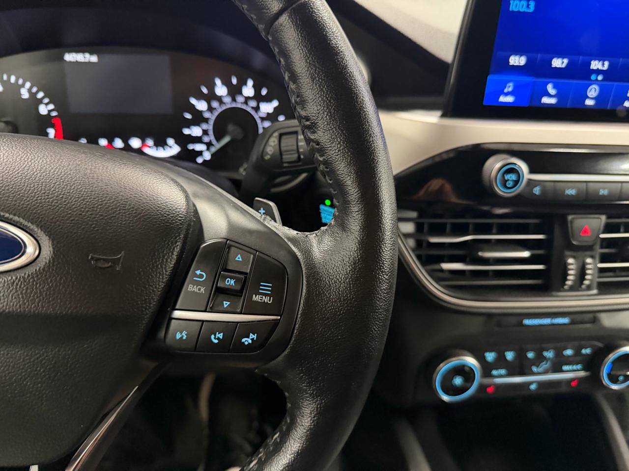 Used 2020 Ford Escape SEL image 40