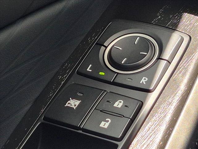 Certified 2025 Lexus IS 300 w/ Premium Package RWD image 17