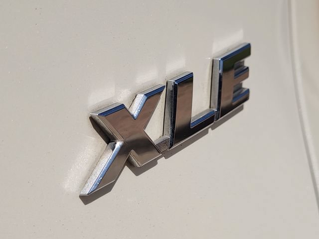 Used 2022 Toyota RAV4 XLE Premium FWD image 7