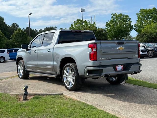 Used 2025 Chevrolet Silverado 1500 High Country w/ Technology Package AWD/4WD image 5