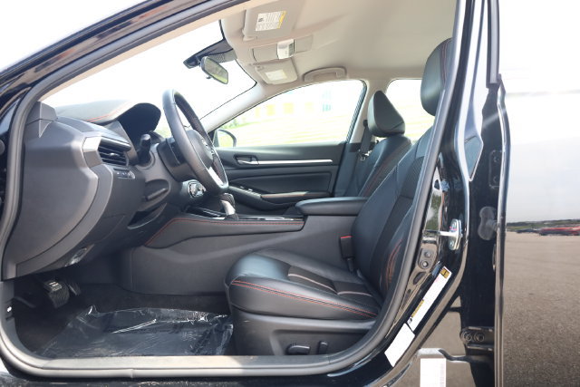 Certified 2025 Nissan Altima 2.5 SR FWD image 13