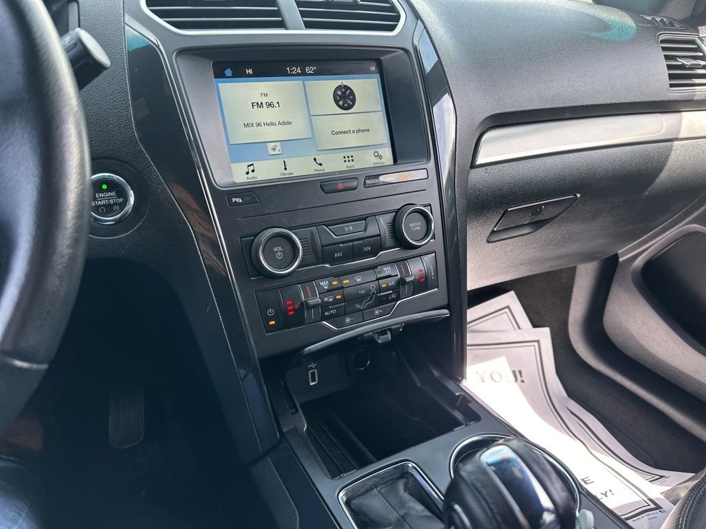 Used 2018 Ford Explorer XLT w/ Equipment Group 202A AWD/4WD image 43