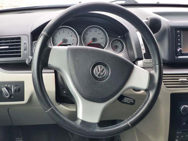 Used 2010 Volkswagen Routan SE image 10
