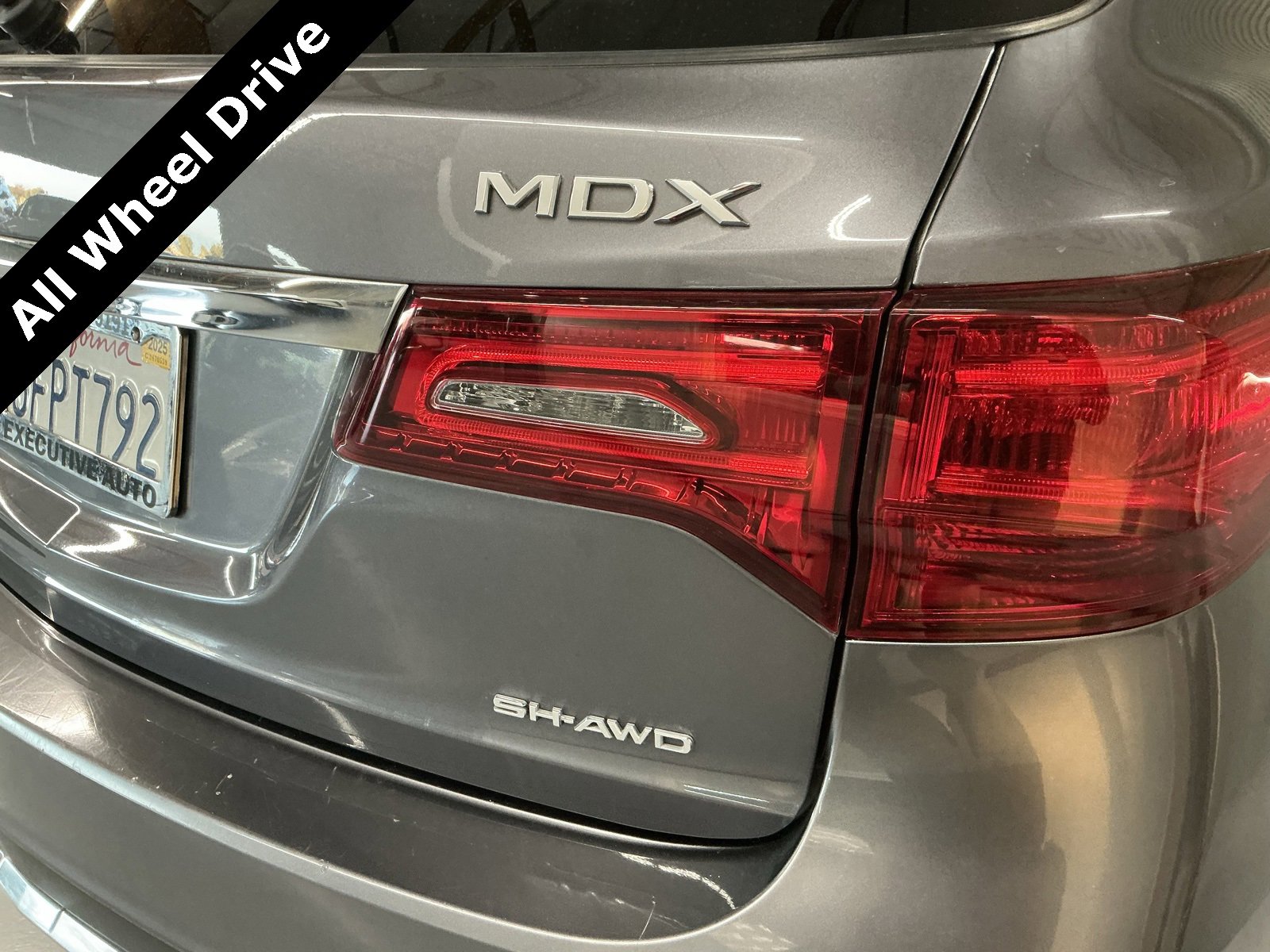 Used 2018 Acura MDX SH-AWD image 7